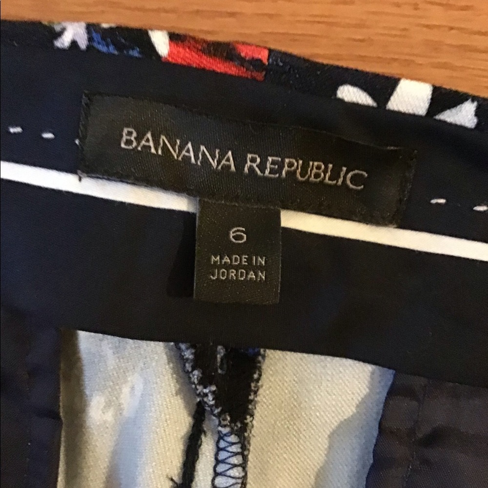 NEVER WORN BANANA REPUBLIC SLOAN NAVY FLORAL PANT - GREAT STRETCH & RECOVERY 6 - Picture 9 of 13